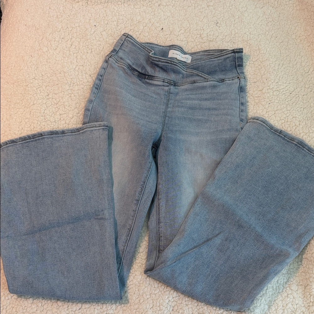 Chic Light Blue Flare Jeans